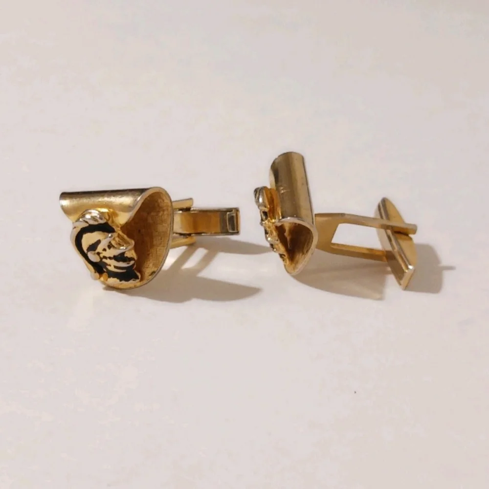 VTG Roman Soldier Warrior Cufflinks Gold Tone Black Enamel Mid Century Knight